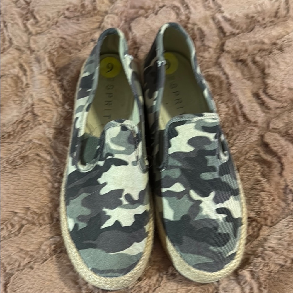 E spirit slip on size 9 in very good condition